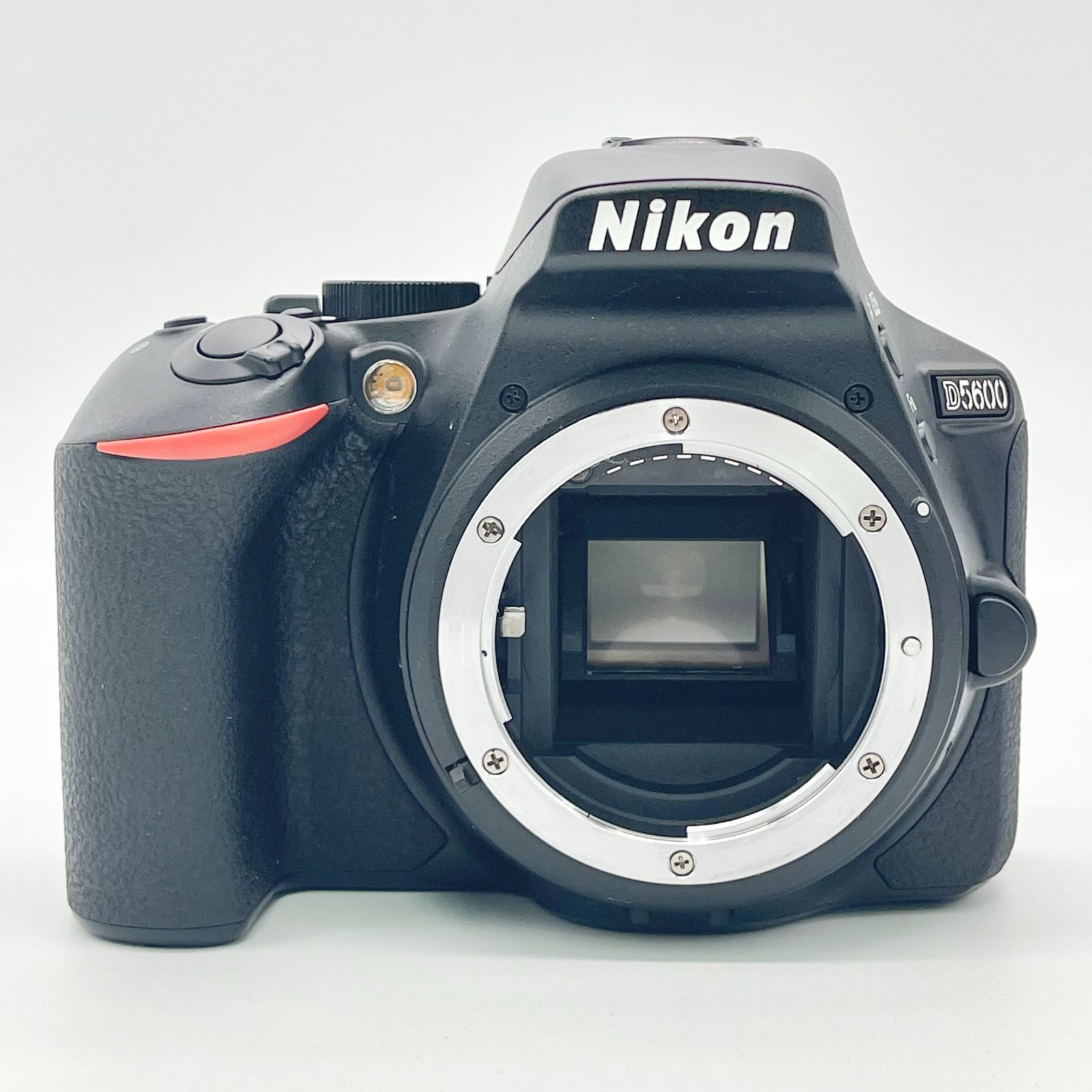 まき様専用】美品 Nikon D5600 ダブルズームキット デジタル一眼レフ