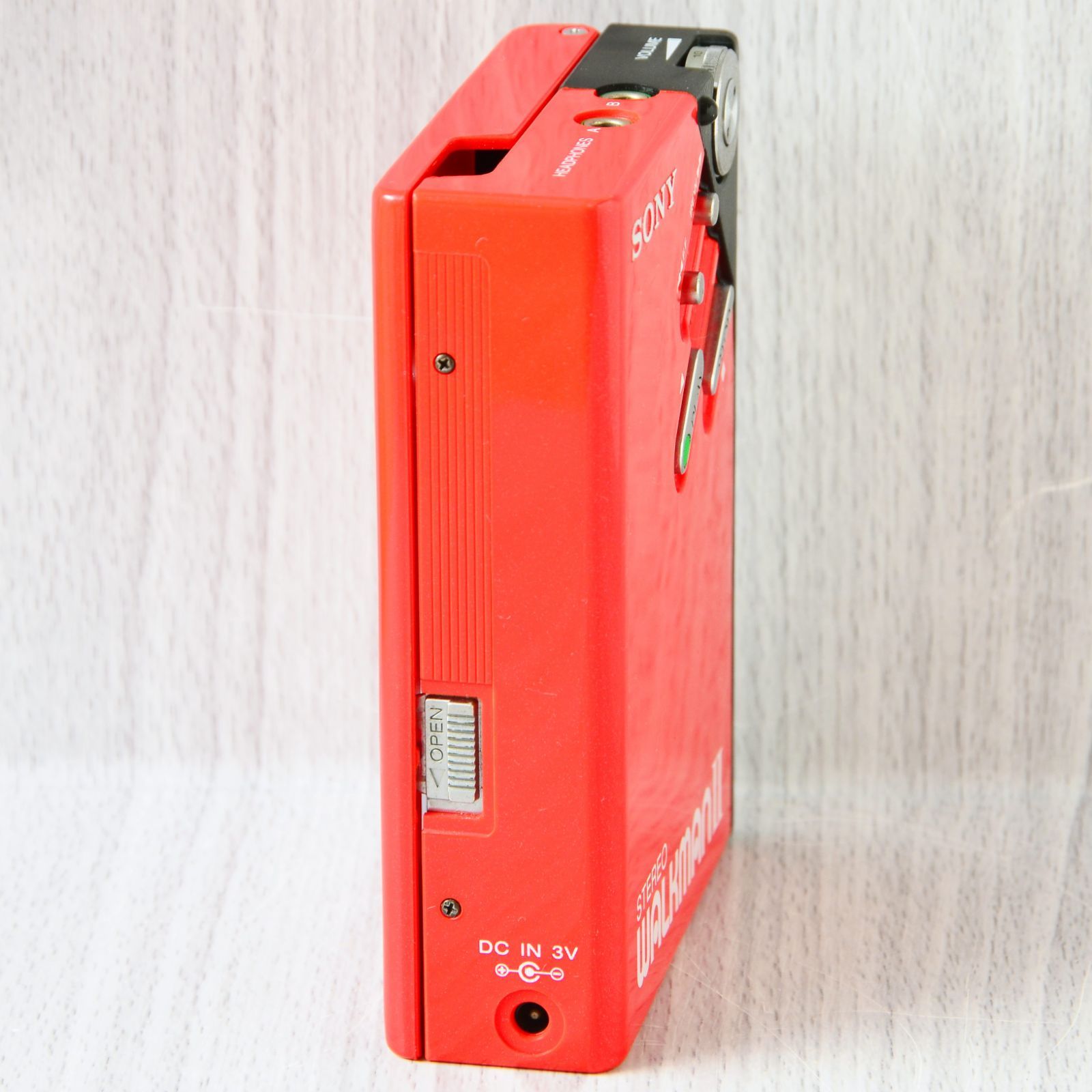 SONY WALKMAN WM-2 カセットウォークマン レッド ケース付 整備 SONY ソニー WM-2 ポータブル カセットプレーヤー ウォークマン