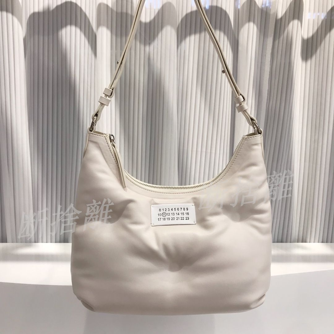 新品大人気  MM6   Maison Margiela  メゾンマルジェラ  バッグ  ハンドバッグ 023