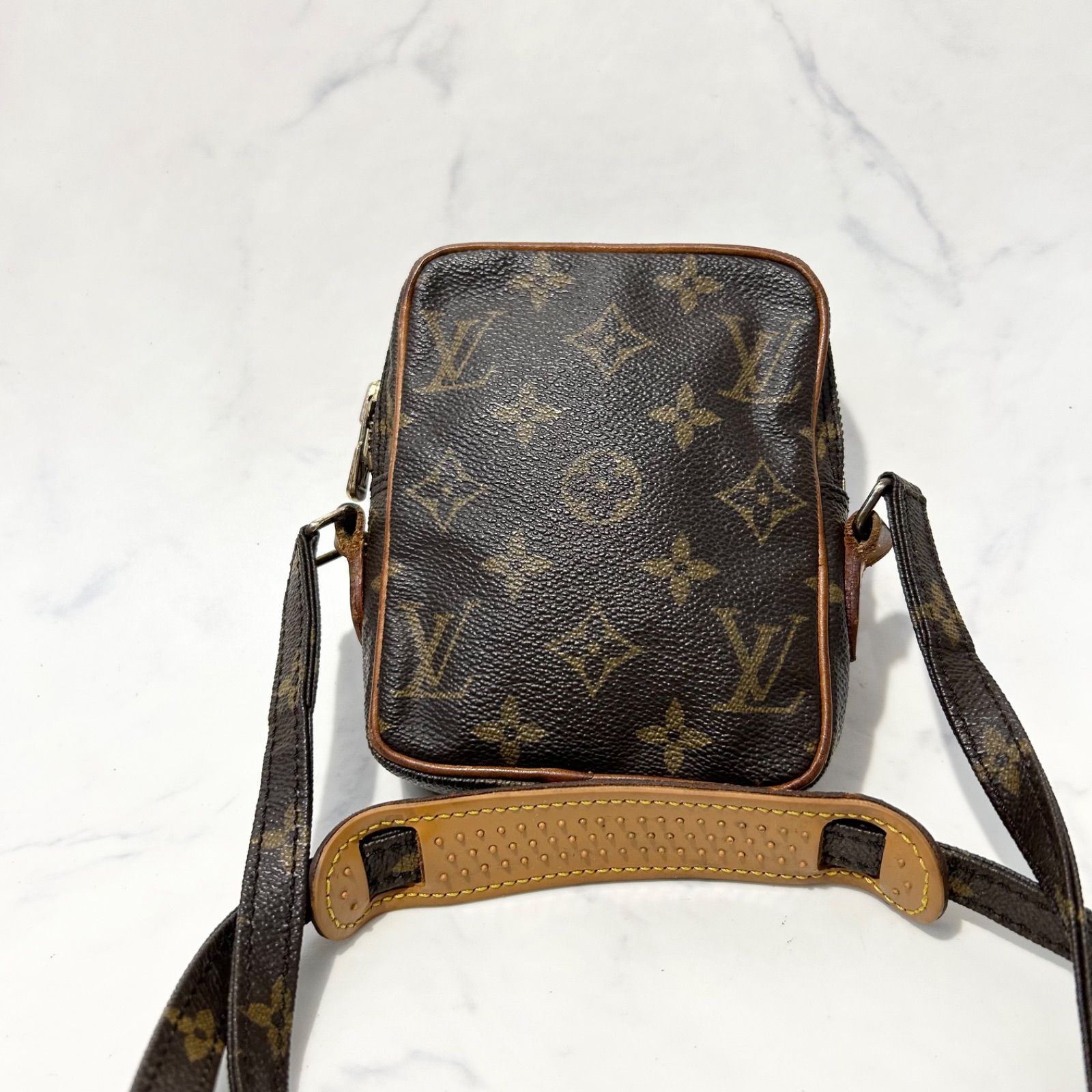 LOUIS VUITTON モノグラム ミニダヌーブ ショルダーバッグ中古品 LOUIS VUITTON - ヴィトン LV モノグラム ミニダヌーブ