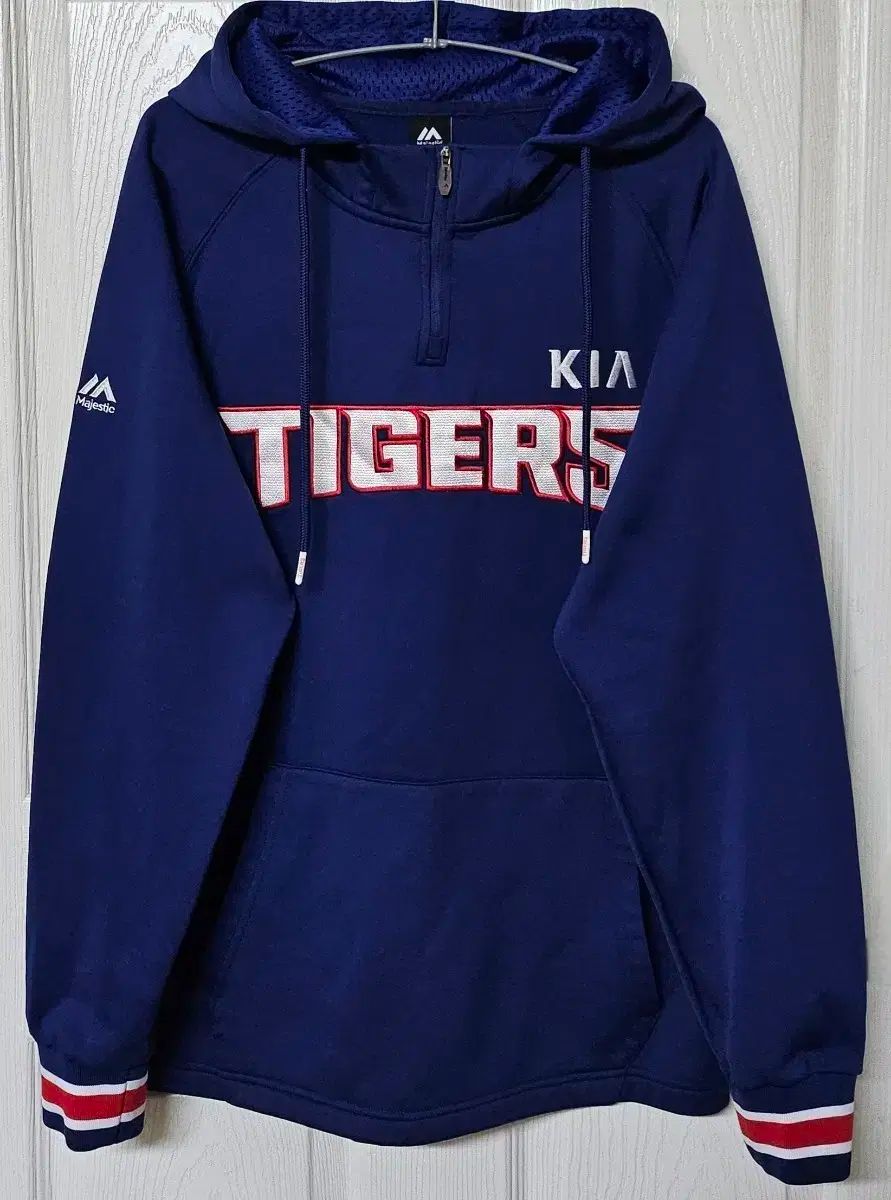 100 KIAタイガース キア タイガース Majestic マジェスティック ハーフジップ フード Tシャツ