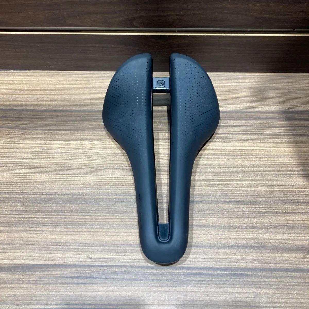 ボントレガー Aeolus Comp バイク サドル - メルカリ