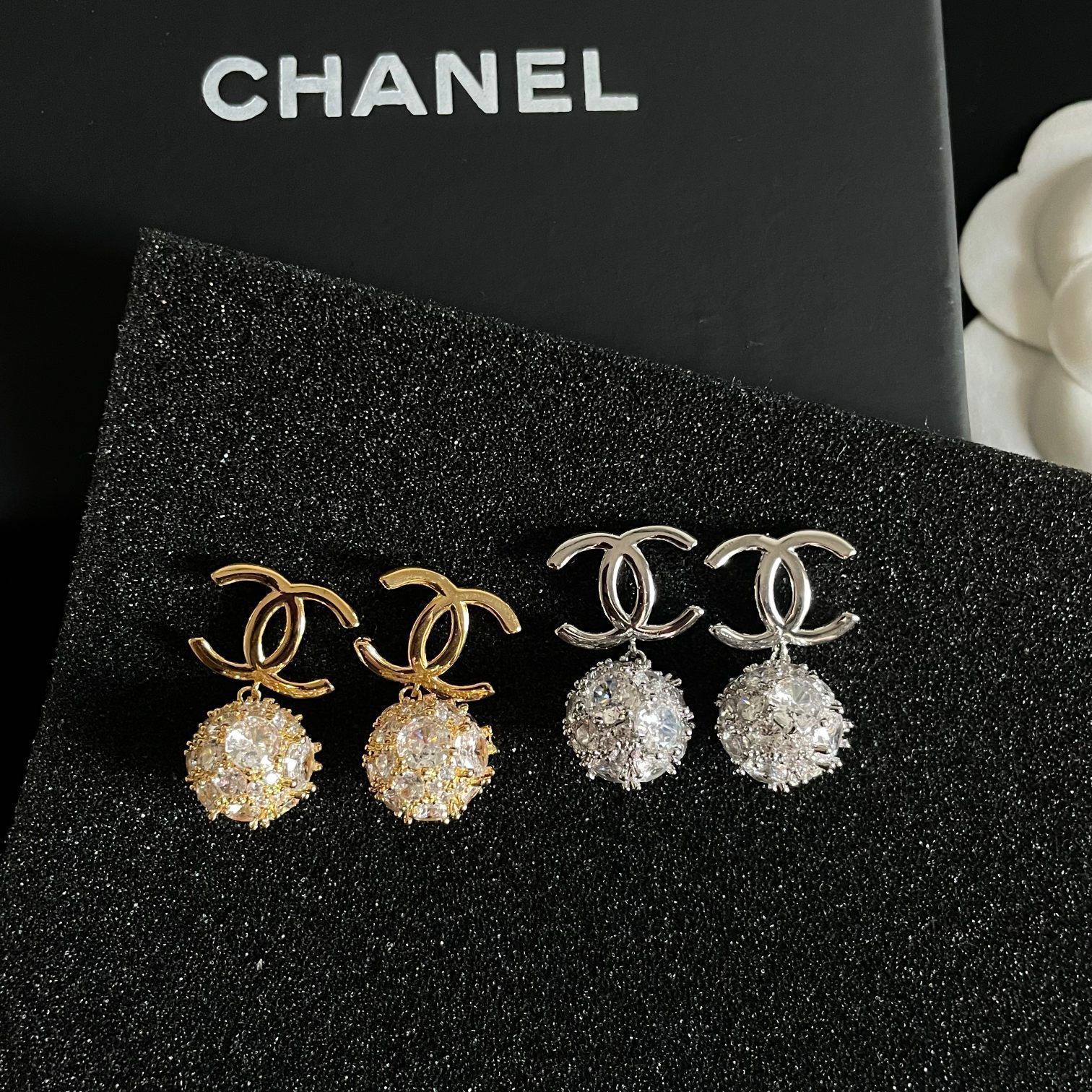 ダブルC イヤリング 今日特価】CHANEL ダブル C イヤリング-MM輸入 - メルカリ