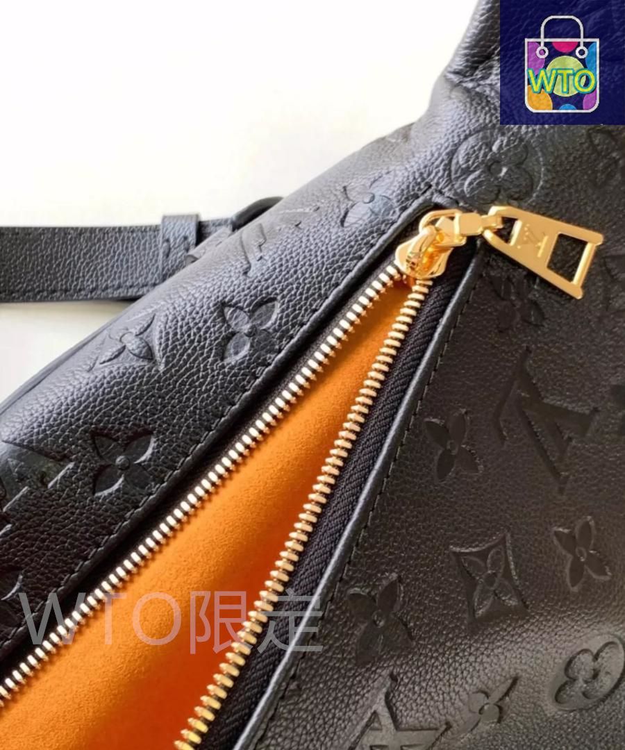 ブラックのスタイリッシュなショルダーバッグ