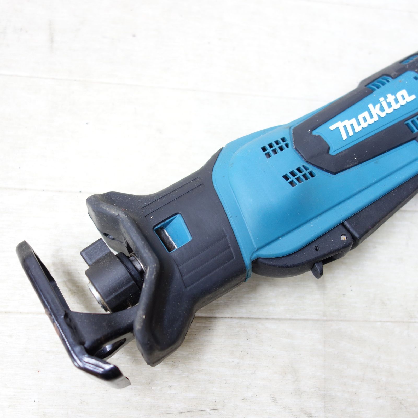 送料無料] キレイ◇makita マキタ 充電式レシプロソー JR184DT 18V 