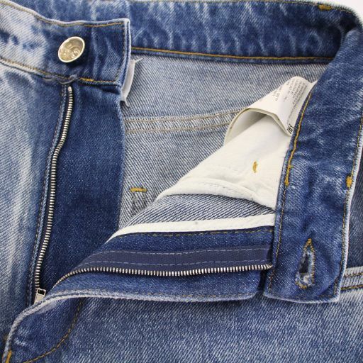 ジップフライ カットアウト