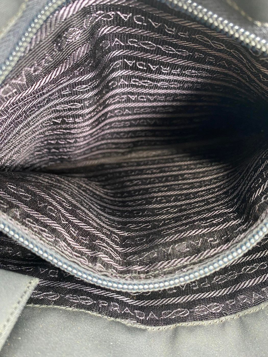 PRADA テスート トートバッグ シルバー金具 ナイロン B6244 9235 PRADA テスート トートバッグ シルバー金具 ナイロン B6244 9235