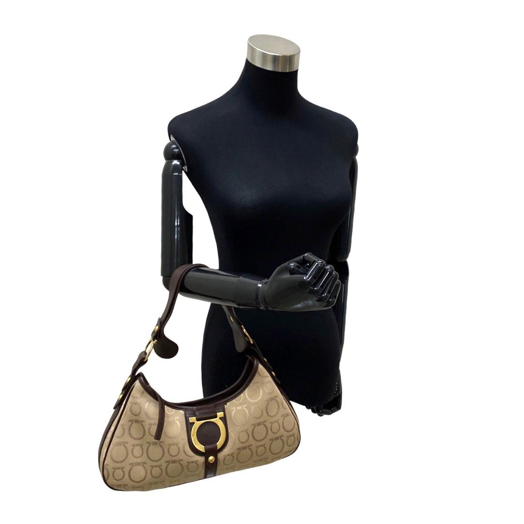 極 美品 Salvatore Ferragamo サルヴァトーレフェラガモ