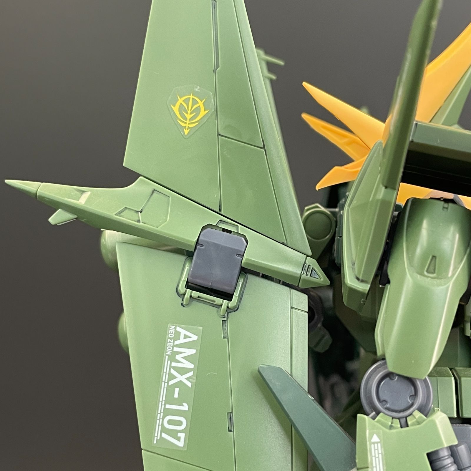 丁寧 ガンプラ 品 キズ ほこり RE 100 1 100 バウ量産型 バンダイ ガンダム 完成品 組立済み 1403