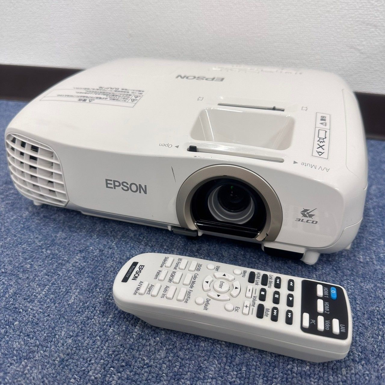 EPSON EH-TW5200 プロジェクター本体 ホームシアター 映画 EPSON EH