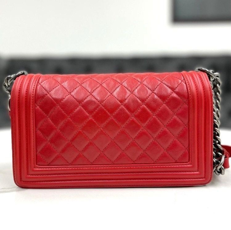 シャネル ボーイシャネル ショルダーバッグ 赤 マトラッセ 17番台