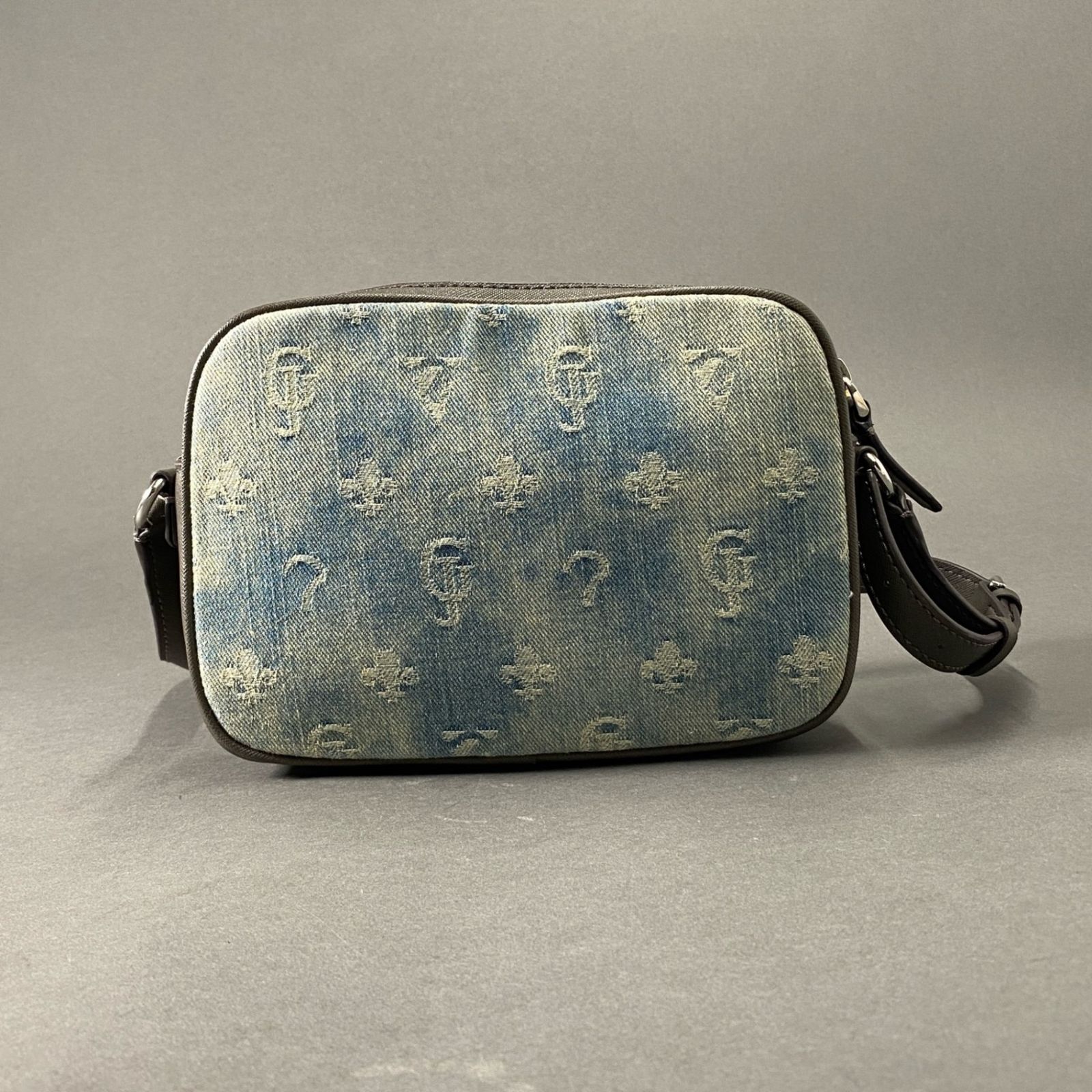 Hc1 《美品》 GUESS ゲス ショルダーバッグ ミニバッグ ポーチ デニム 