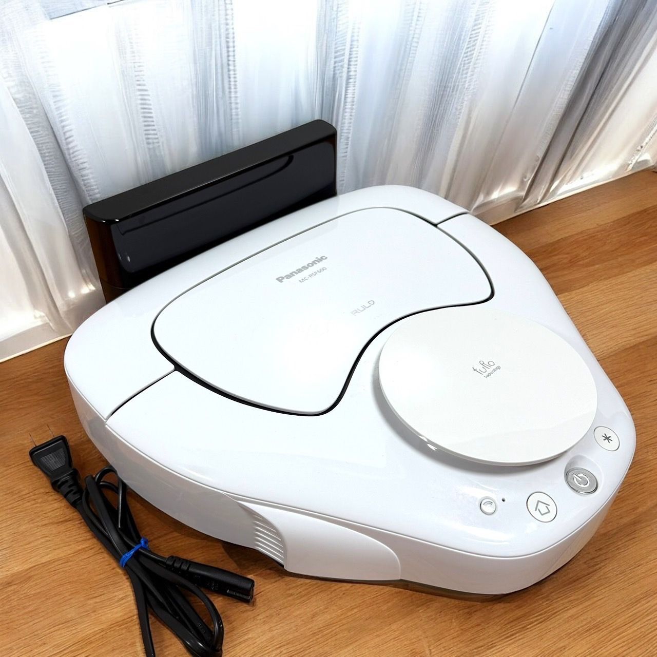 【使用少】【清掃済】Panasonic MC-RSF600-W ロボット掃除機 概要 ロボット掃除機 MC-RSF600 | 掃除機・クリーナー | Panasonic