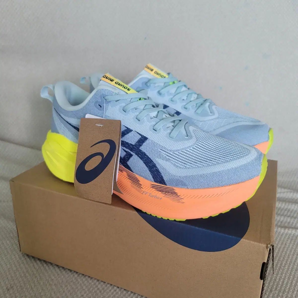 Asics アシックス