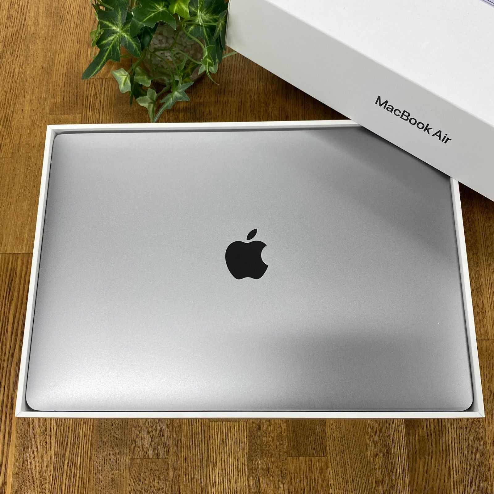 美品】MacBook Air M1チップ搭載 13インチ 充電回数35回