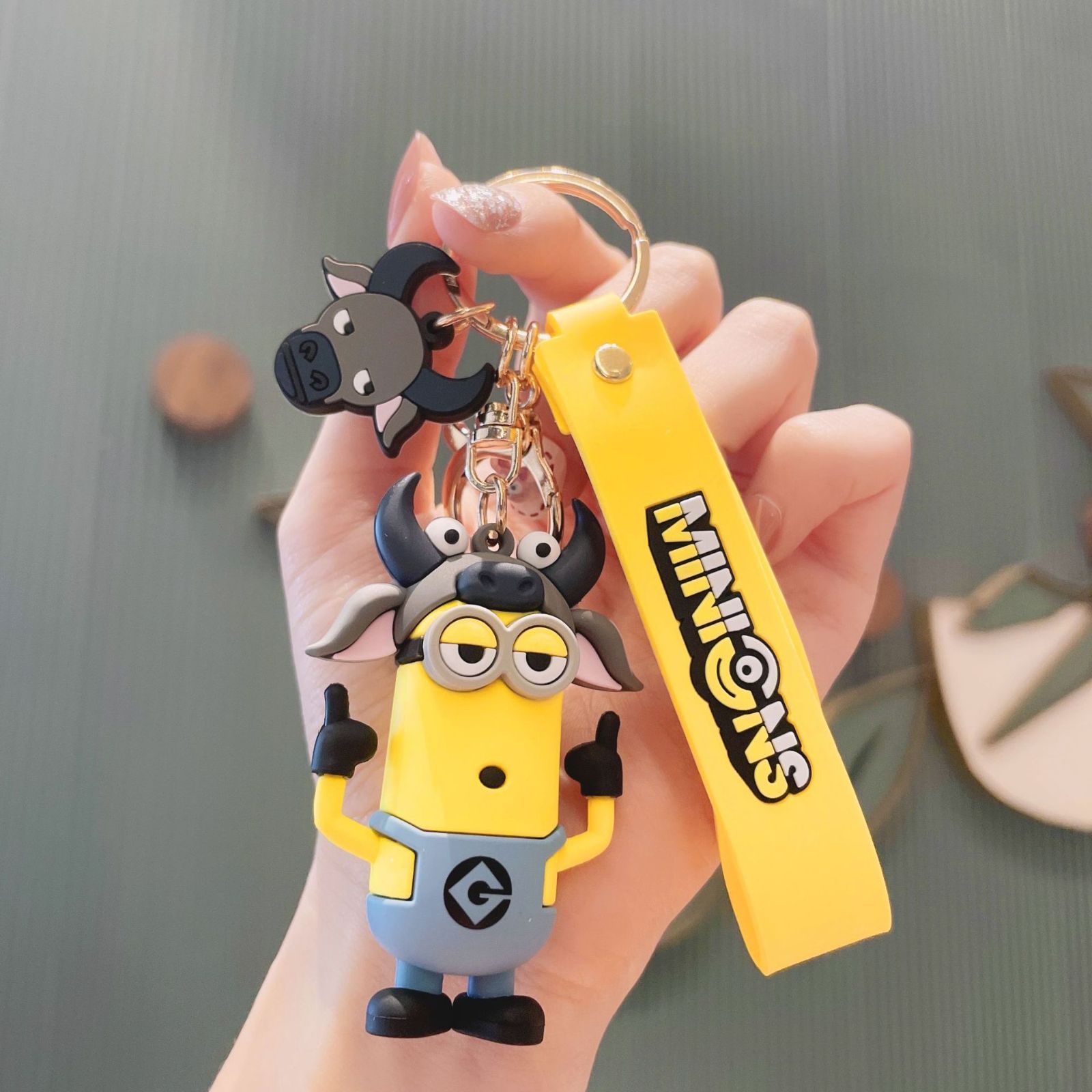 キーホルダー ミニオンかわいい ぬいぐるみ minionsキーホルダー 12干支動物　丑牛