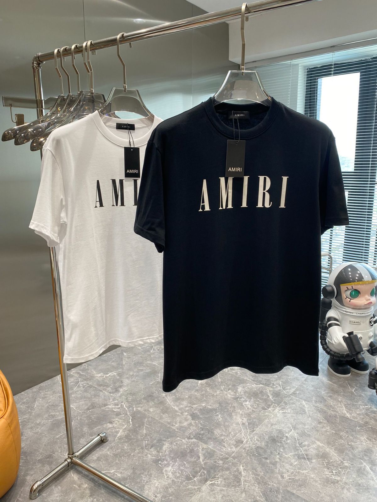 新品 AMIRI アミリ ロゴプリントTシャツ 半袖 男女兼用黒白  1