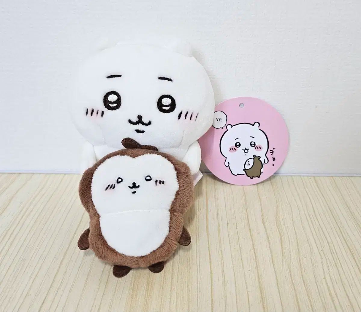 ちいかわ デスクトップから見守るひっかけぬいぐるみ（お宝と魔女） ちいかわ デスクトップから見守るひっかけぬいぐるみ ちいかわ カブトムシ