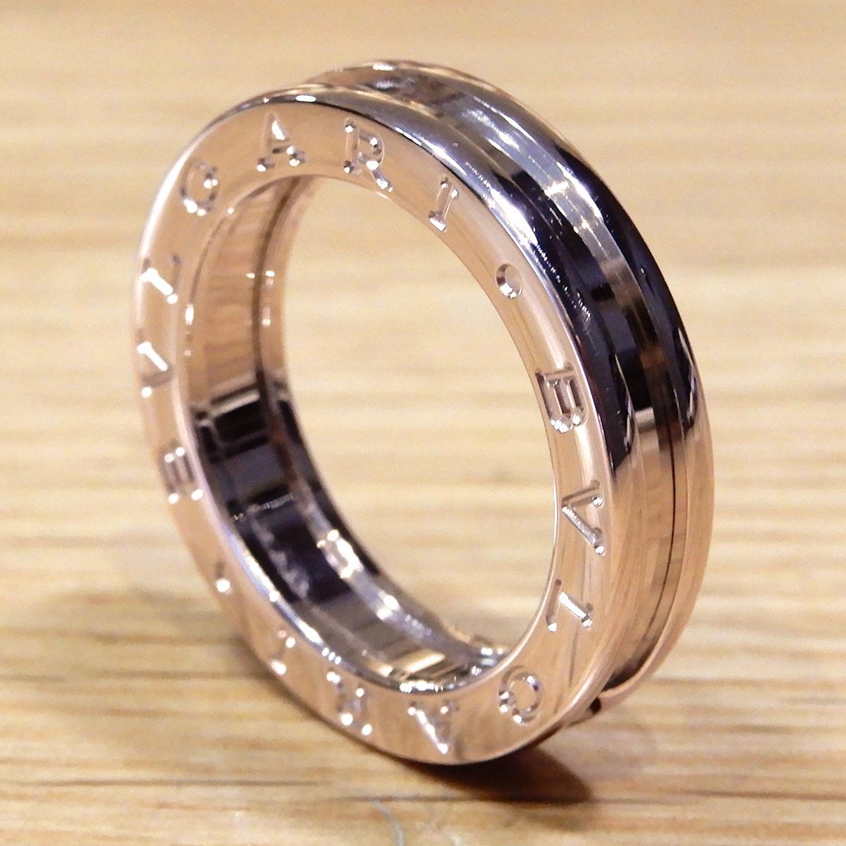 【新品同様】ブルガリ ビーゼロワン フルエタニティダイヤ11号 ホワイトゴールド 新品同様】ブルガリ ビーゼロワン フルエタニティダイヤ11号 ホワイト