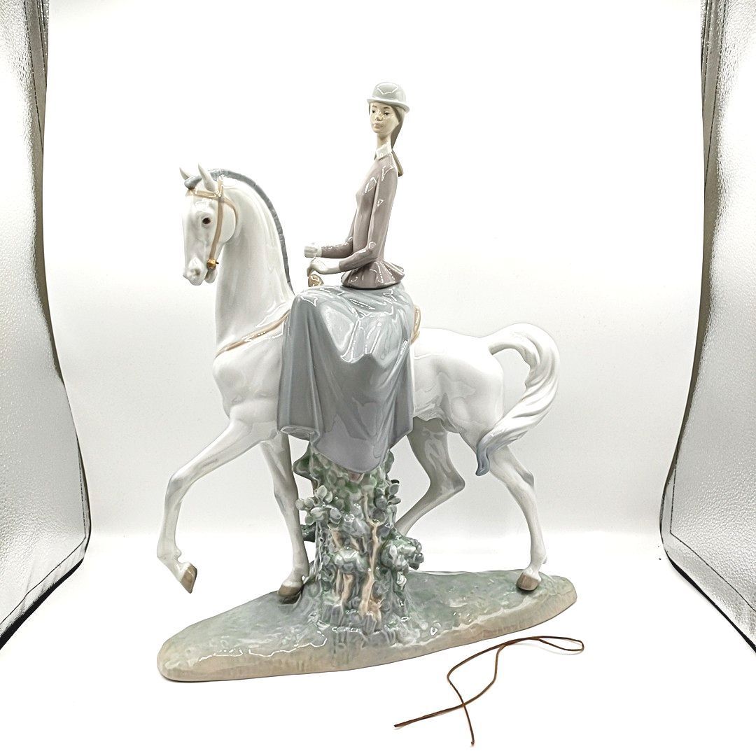 リヤドロ 白い馬の少女 フィギュリン 陶器人形 置物-