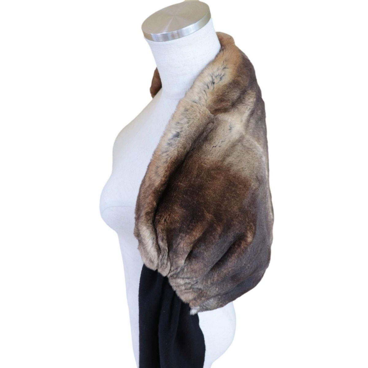 FENDI ふェンディ すとーる りあるふァー×かしみや まふらー　しョーる FENDI（ふェンディ） かしみや×ちンちら ふァー まふらー