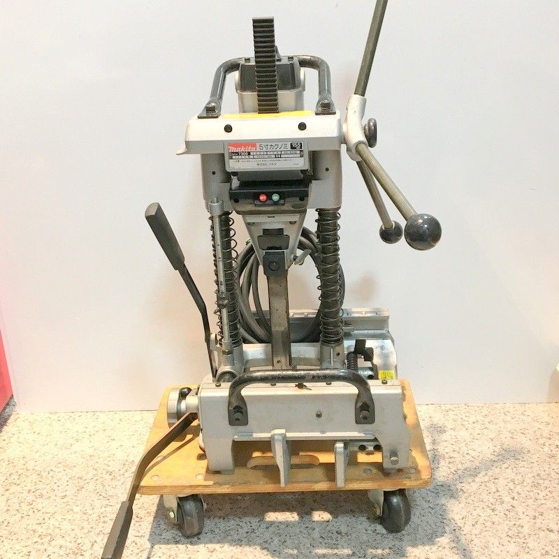 makita マキタ 5寸カクノミ 7305 155mm 100V 角のみ 角ノミ 50|60Hz 12A 大工 木工 穴あけ DIY 電動工具 △ DW3581