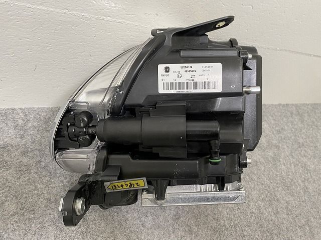 右 ヘッドライト