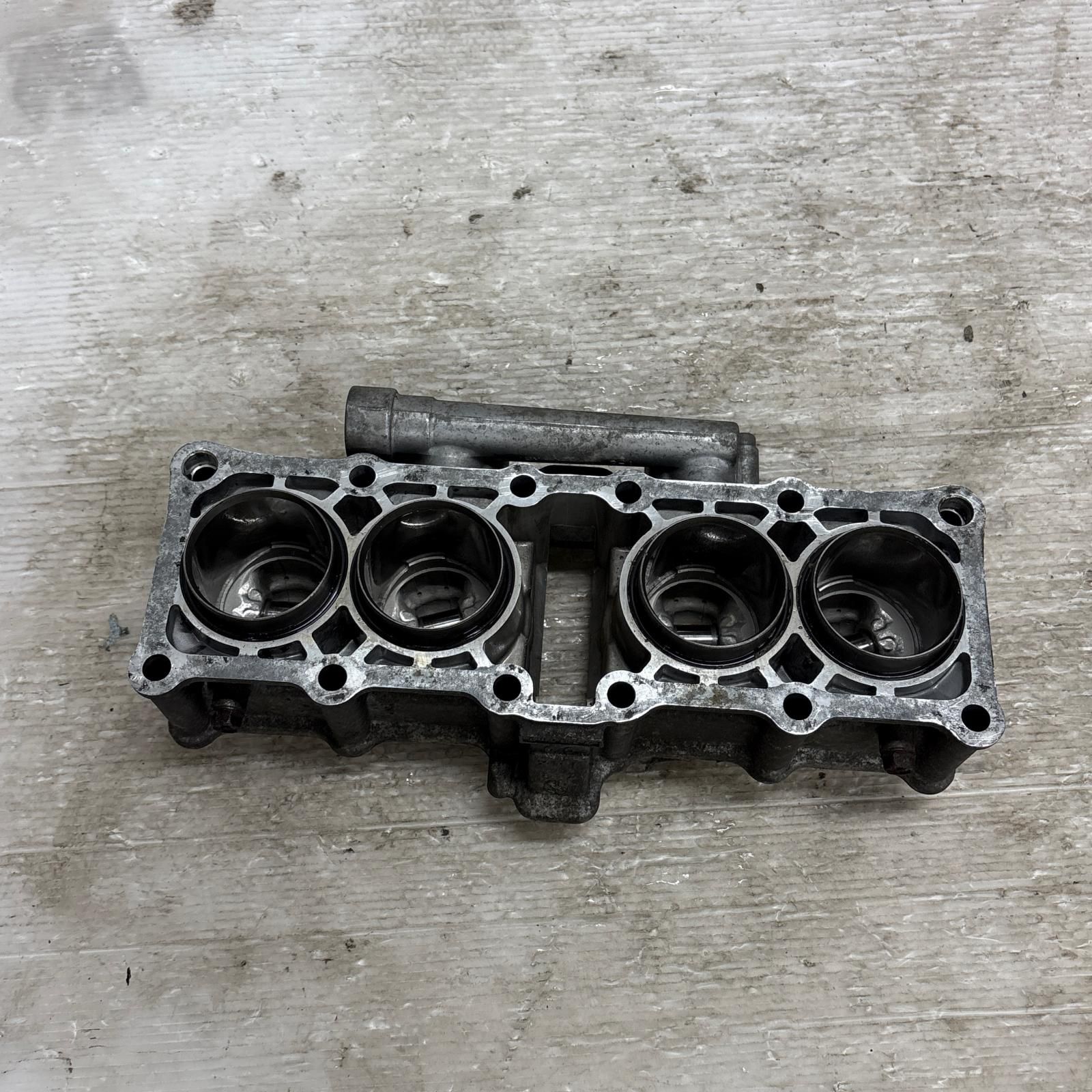 YAMAHA FZR250 2KR シリンダー ヤマハ