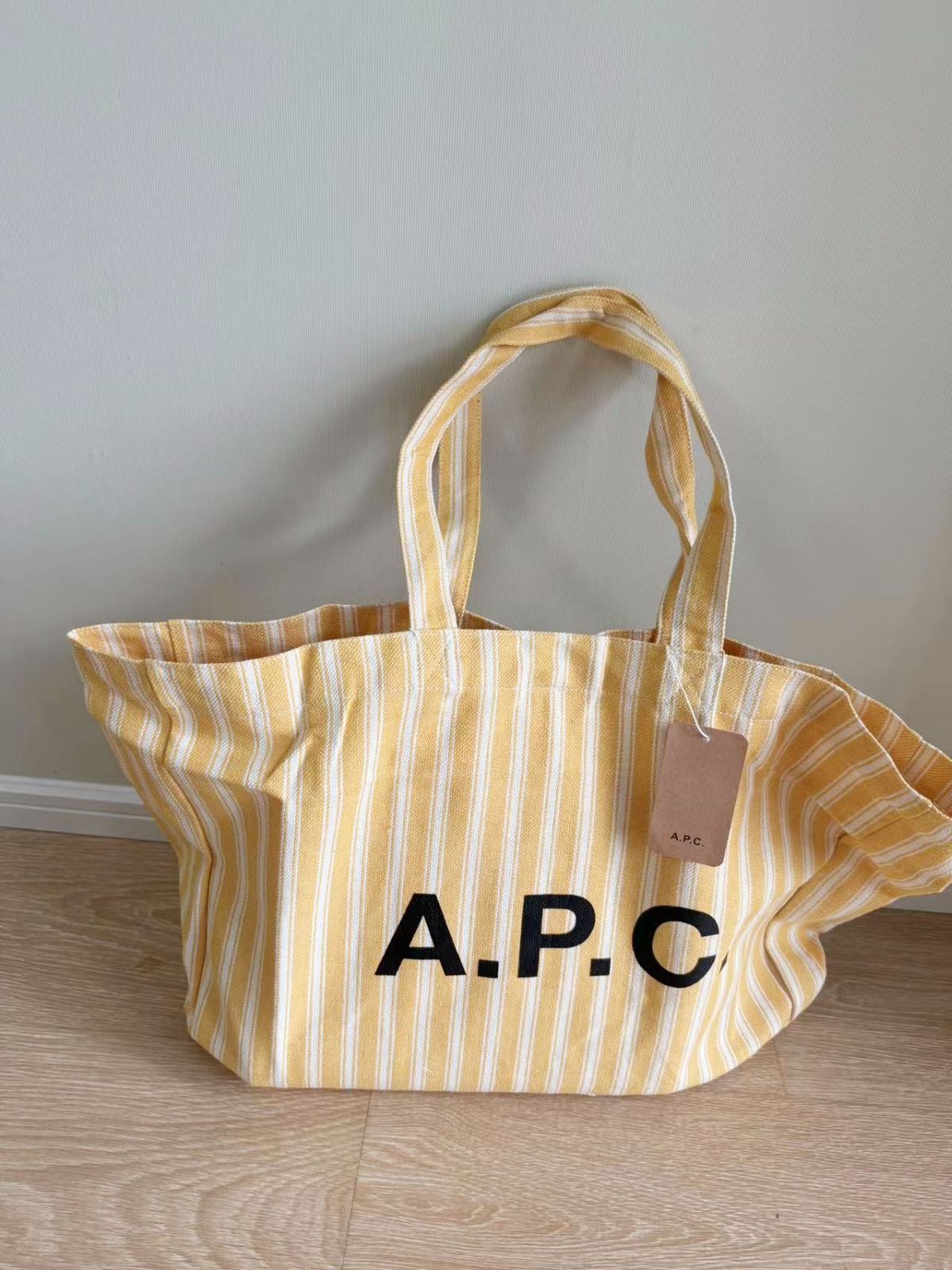 A.P.C. アーペーセー トートバッグ 大きいサイズ - メルカリ