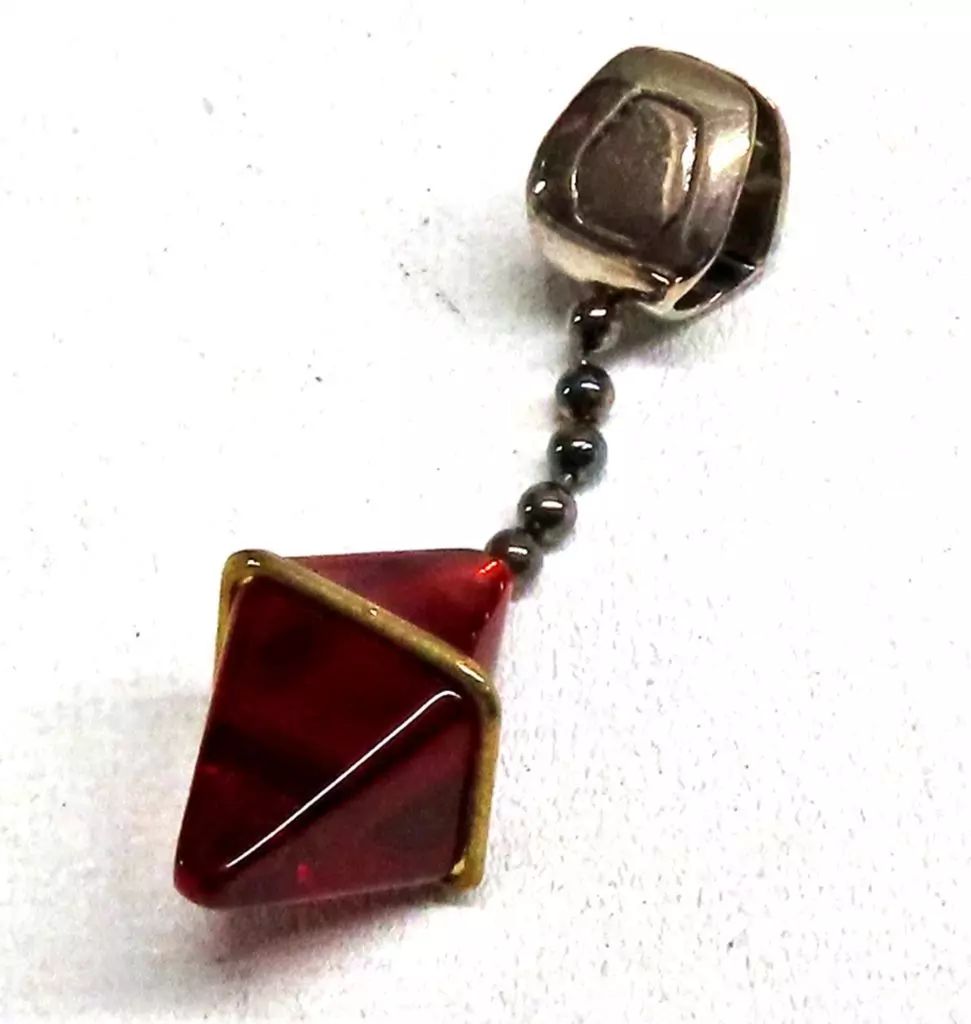 新品】ハンターハンター クラピカのチェーントップ 公式 HUNTER×HUNTER