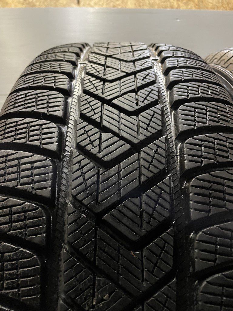 PIRELLI SCORPION WINTER 255/55R20 20インチ スタッドレス 4本 バリ溝