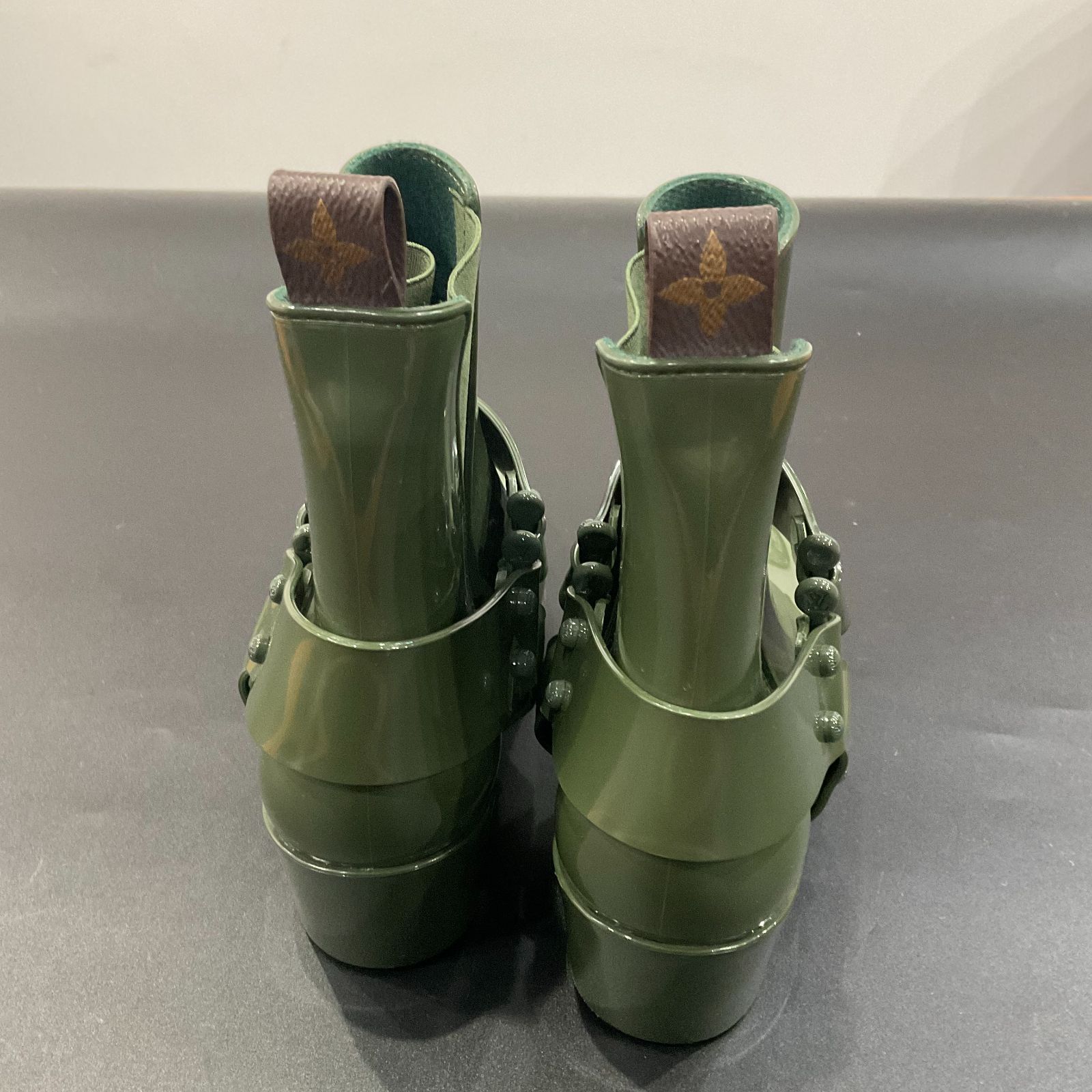 モノグラム D25073836