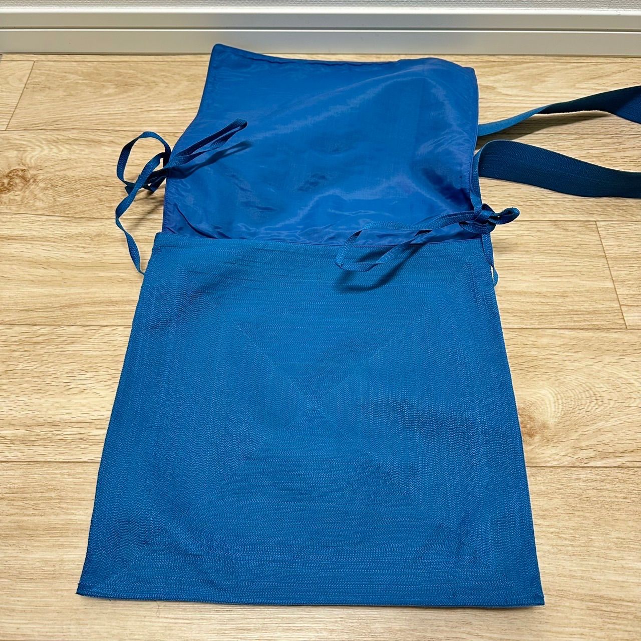 TaMaSHaタマシャ　ISSEY MIYAKEイッセイミヤケ　バッグ　ネイビー TAMASHA タマシャ ISSEY MIYAKE イッセイミヤケ ハンドバッグ