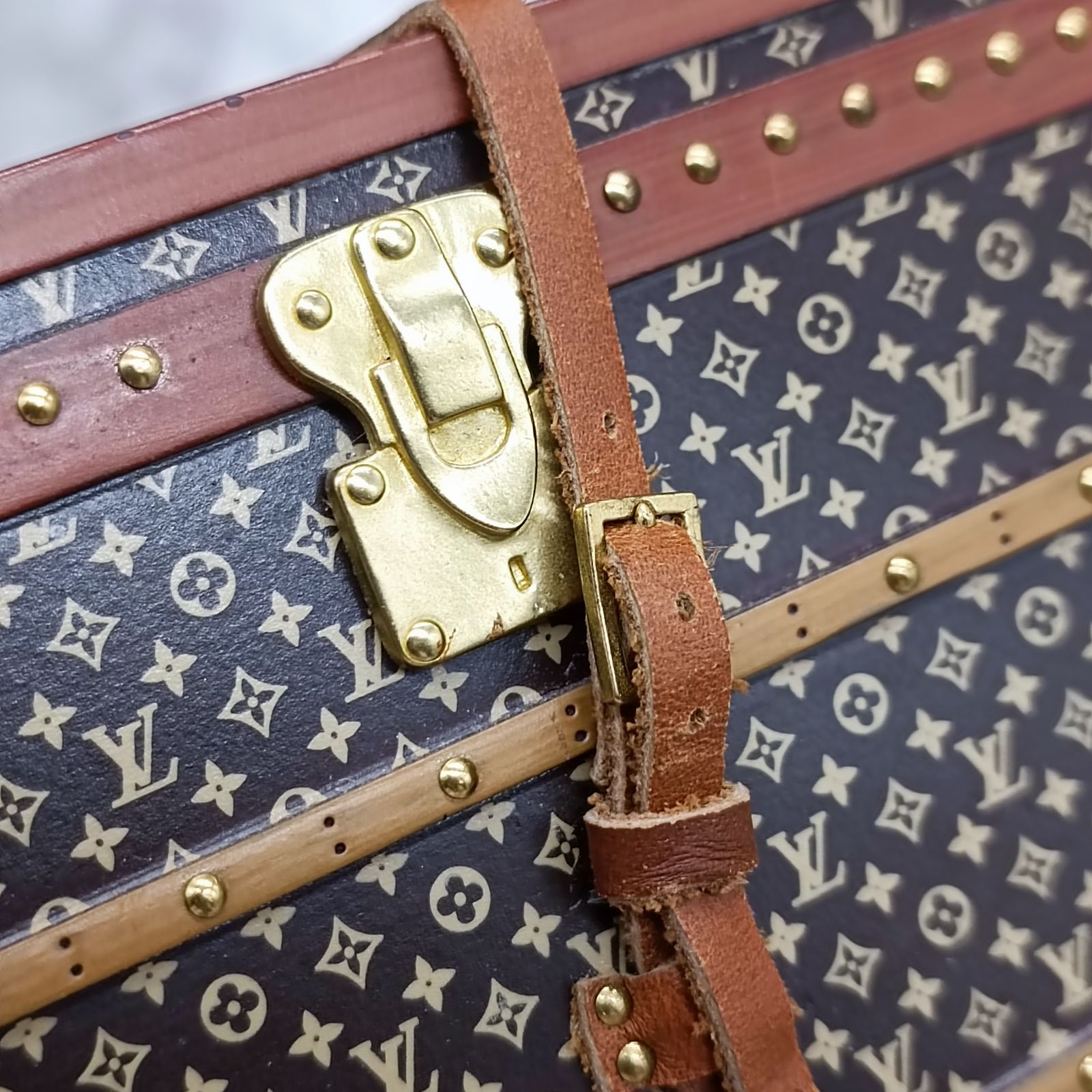 LOUIS VUITTON - ルイヴィトン LOUIS VUITTON ミス フランス トランク  M99408  モノグラム ノベルティ オブジェ ペーパーウェイト 文鎮 オブジェ レザー ブラウン LOUIS VUITTON ルイ・ヴィトン LV ノベルティ ミス フランス