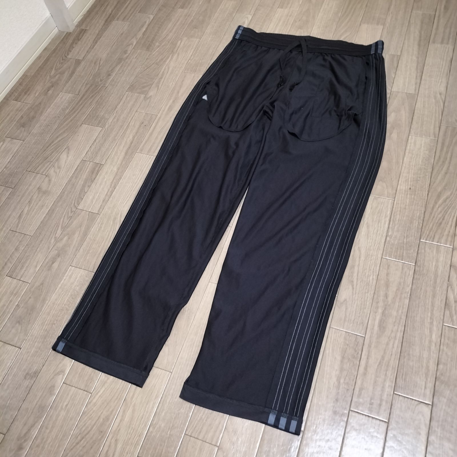 90s old adidas 特大サイズ 豪華刺繍 セットアップ 上下 B系 90s old adidas 豪華刺繍 半袖ジャージセットアップ上下 B系Y2K