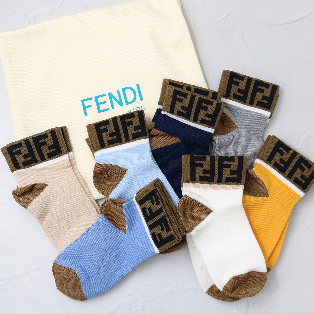 FENDI KIDS フェンディ―キッズ ベビーソックス 7足セット BMN021 ACPF ロゴ ズッカ柄 FF 子供 ガールズ ボーイズ 7点セット 出産祝い プレゼント ギフト 靴下 ブランド