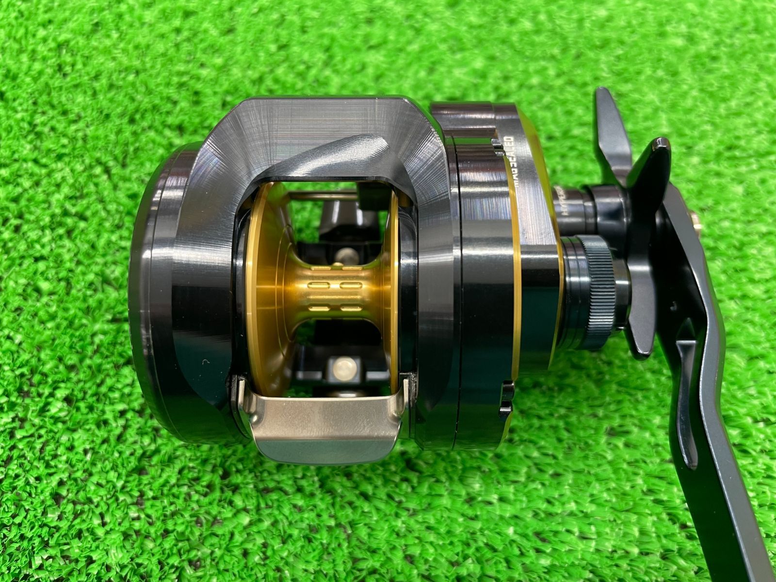 ダイワ　25 SALTIGA 300HL 楽天市場】ダイワ 25ソルティガ 300HL / ジギング リール 左巻 : 釣具のFTO