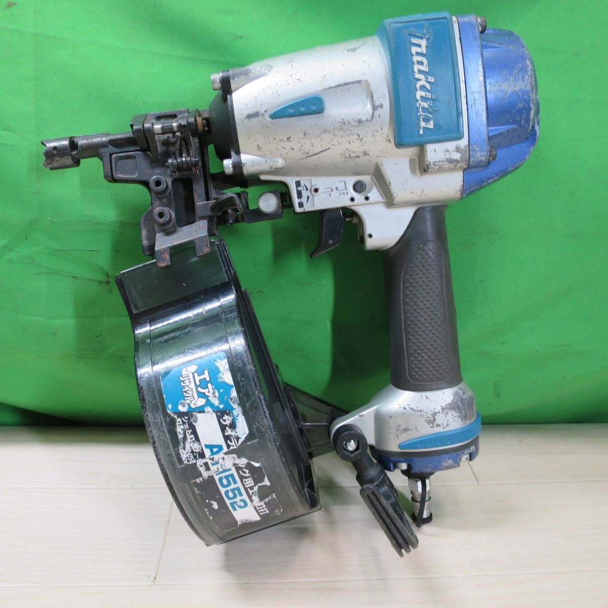 送料無料 マキタ サイディング 用 エア 釘打 AN552 エアー ツール 工具 シート釘 27～50mm 釘打ち機 釘打機 makita