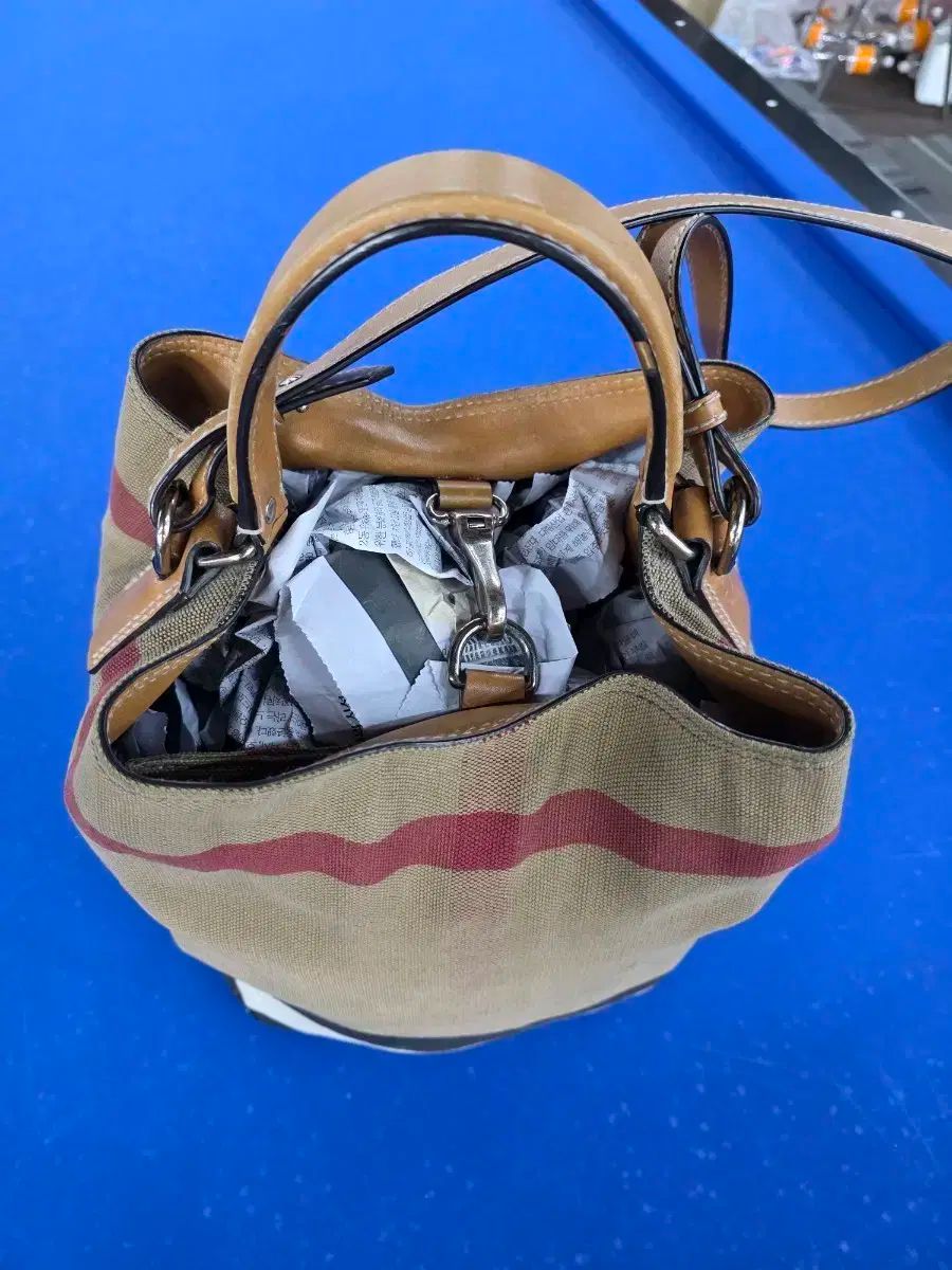 Burberry(バーバリー) アッシュビー ホーボーバッグ ミディアム