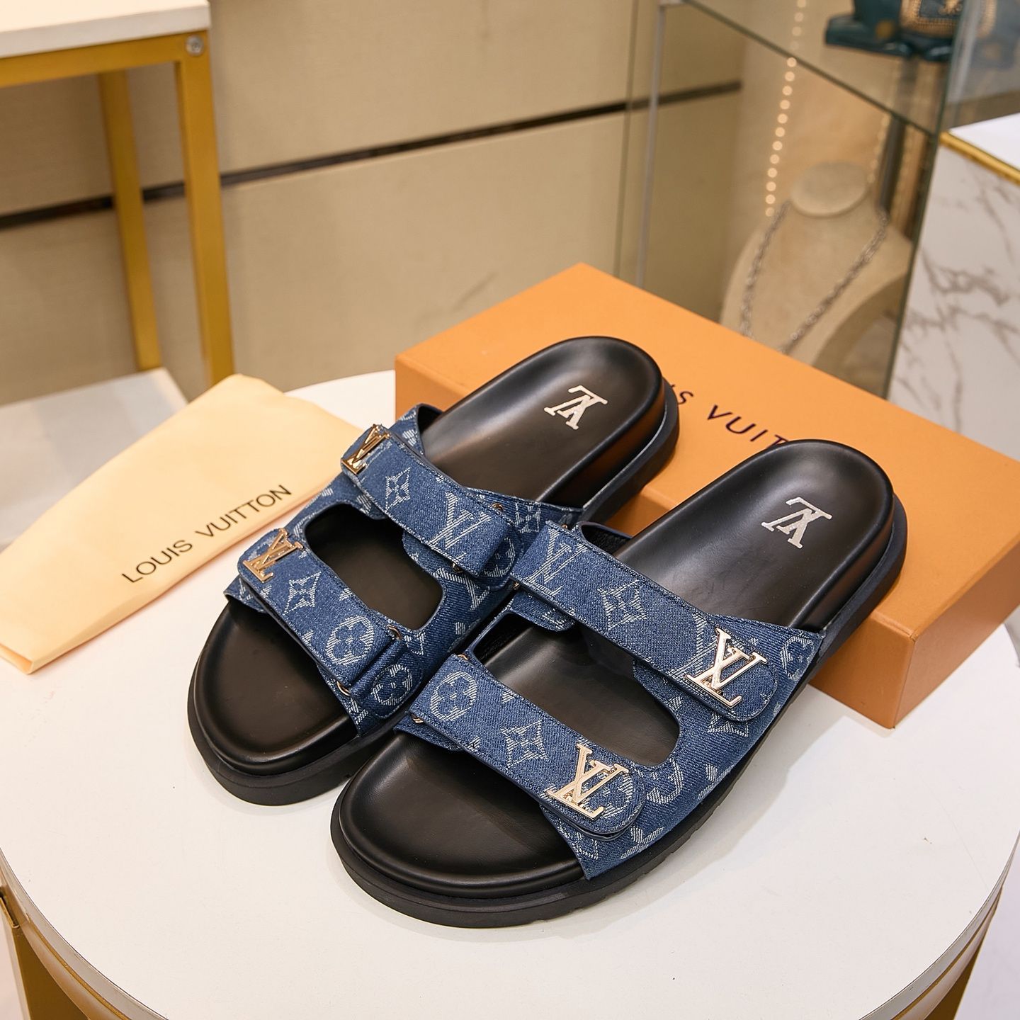 Louis Vuitton ルイ・ヴィトン サンセット コンフォート
