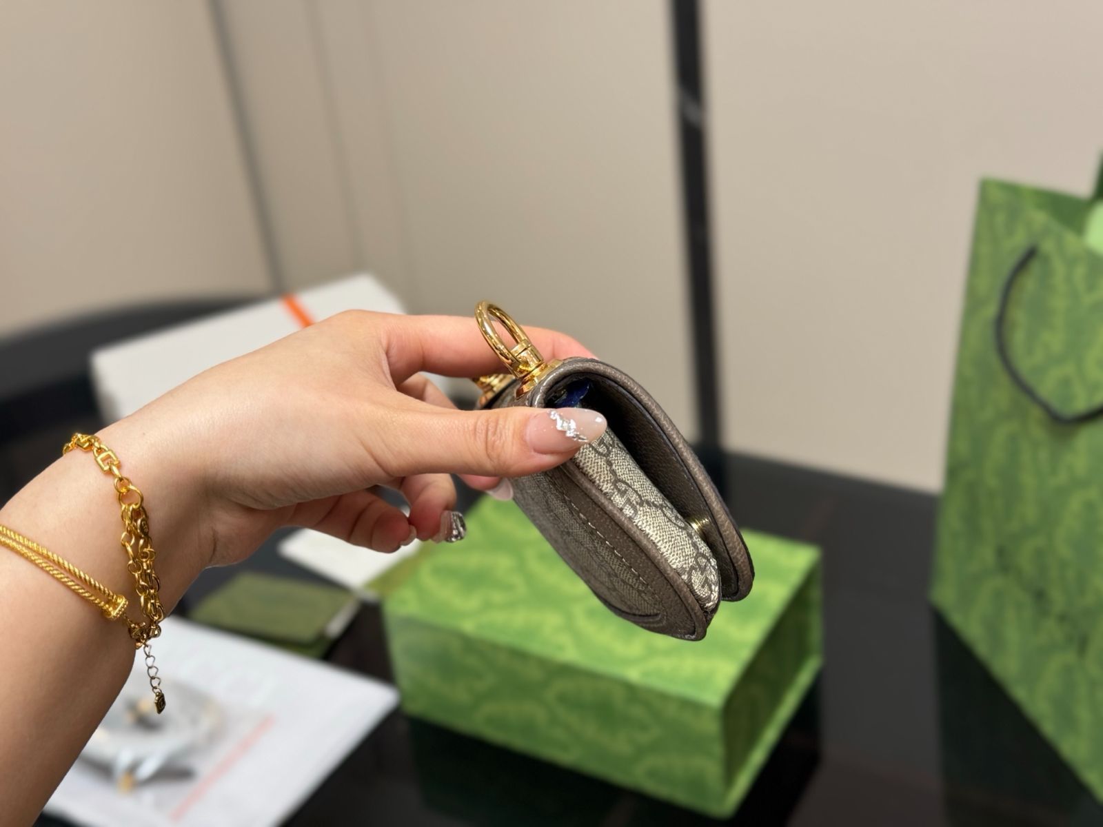 今日特価】Gucci Blondie ショルダーバッグ（12.9cm）-MM輸入
