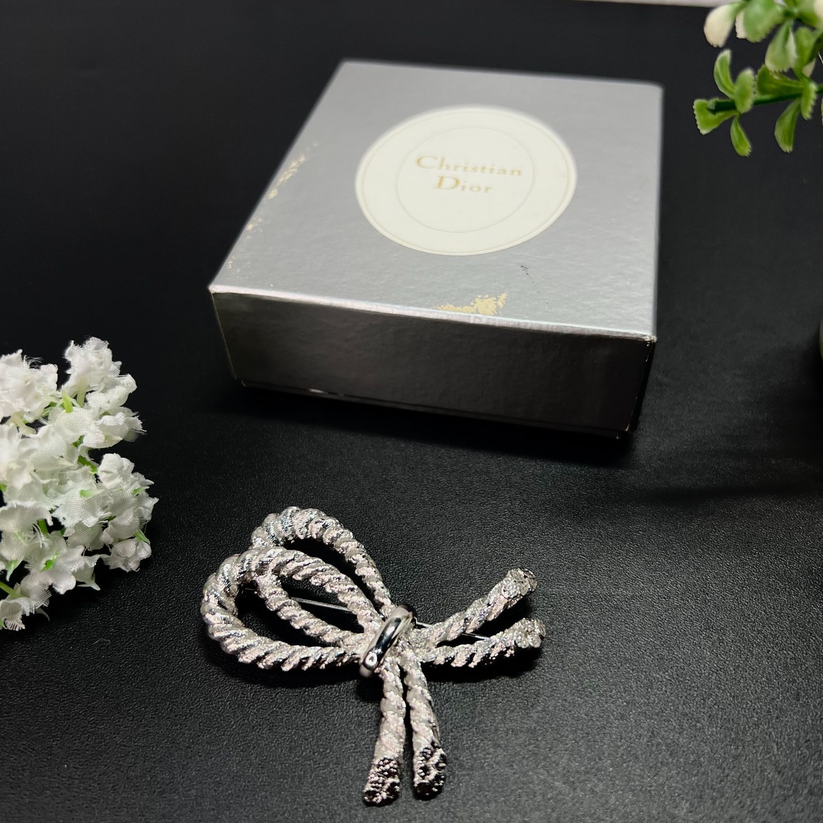Christian Dior　ヴィンテージブローチ　タッセル　フリンジ　ロープ Christian Dior ヴィンテージブローチ タッセル フリンジ ロープ