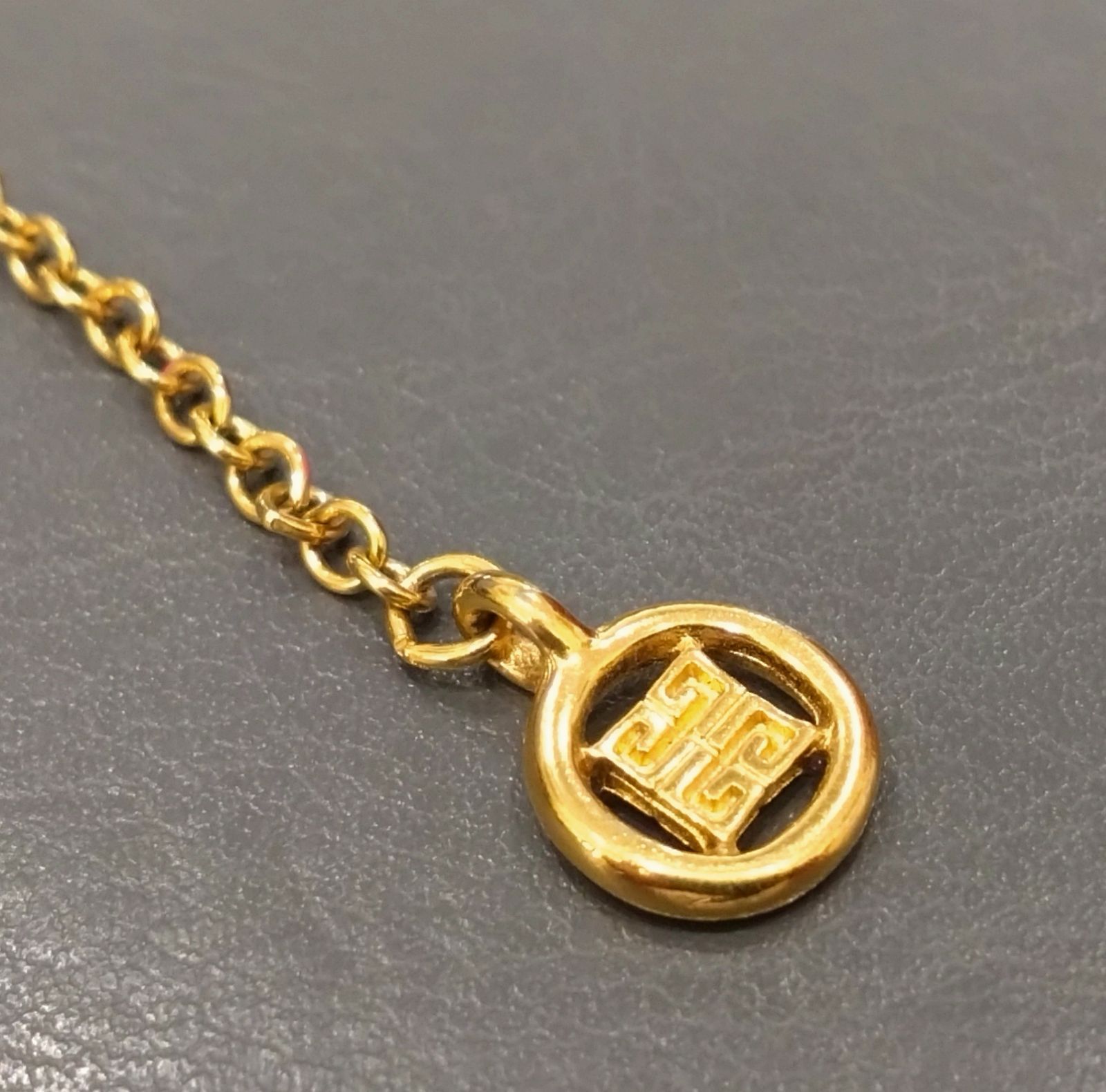 939 GIVENCHY ジバンシィ ハート ストーン ネックレス ゴールド - メルカリ