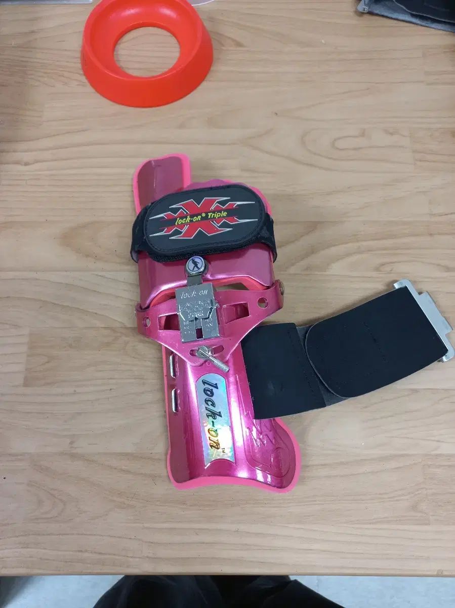 人気SALE，本物保証 中古 ボウリングクラブ ロックオン COBRA(コブラ) S ／ M 右手用 クリーニング済 ボウリング
