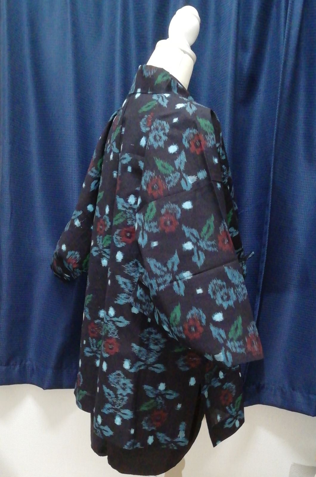 正絹 総絞り 袷 小紋 麻の葉楓菱文様 濃紺 美品 身丈157 正絹 総絞り 袷 小紋 麻の葉楓菱文様 濃紺 美品 身丈157