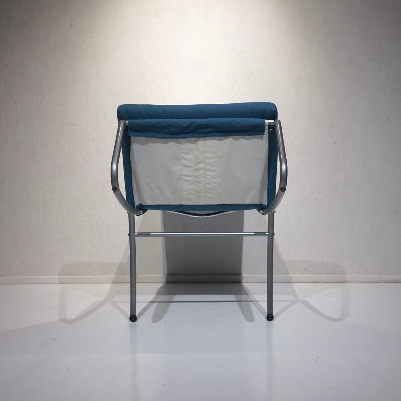 innovator イノベーター パーソナルチェア ラウンジチェア 1Pソファ ファブリック スチール脚 北欧 モダン ホテルライク MARWIL-DEMENAGEMENTS_CH