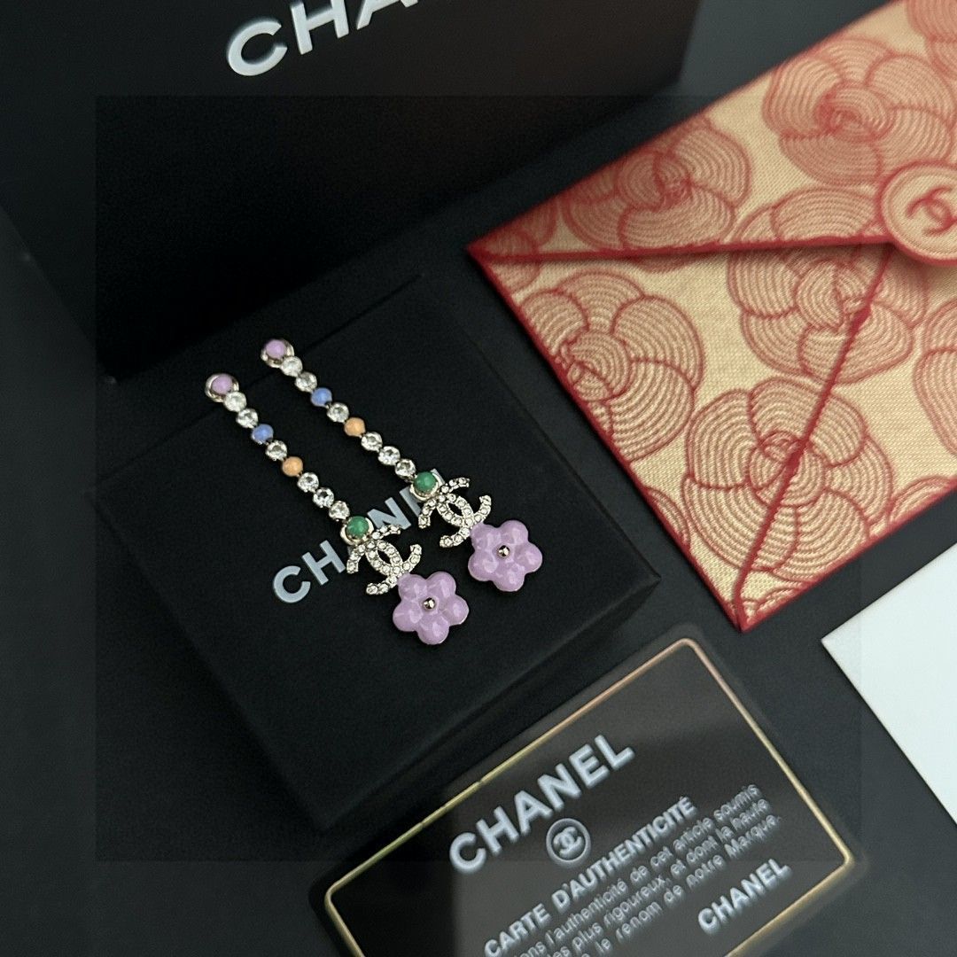 今日 CHANEL ヴィンテージ ダブル C ピアス エレガントデザイン