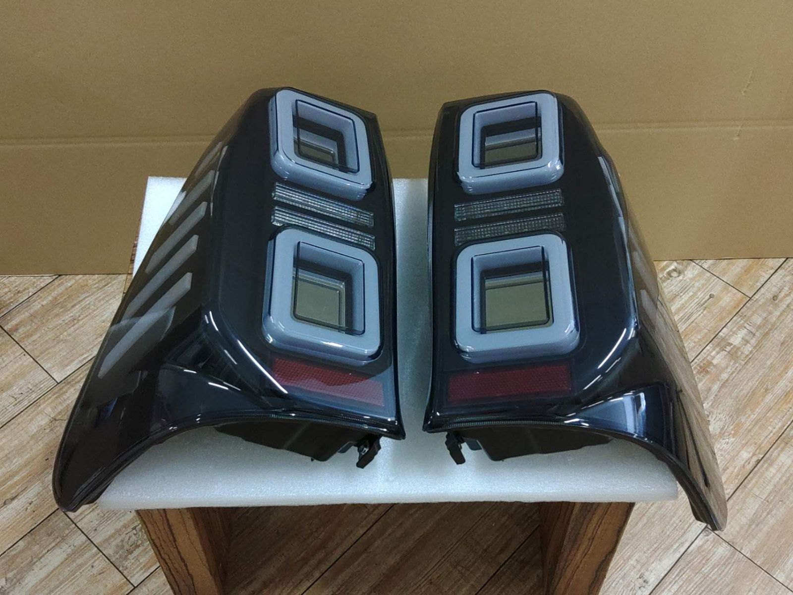 アウトレット】 A1189 ハイラックス テールランプ LED GUN125