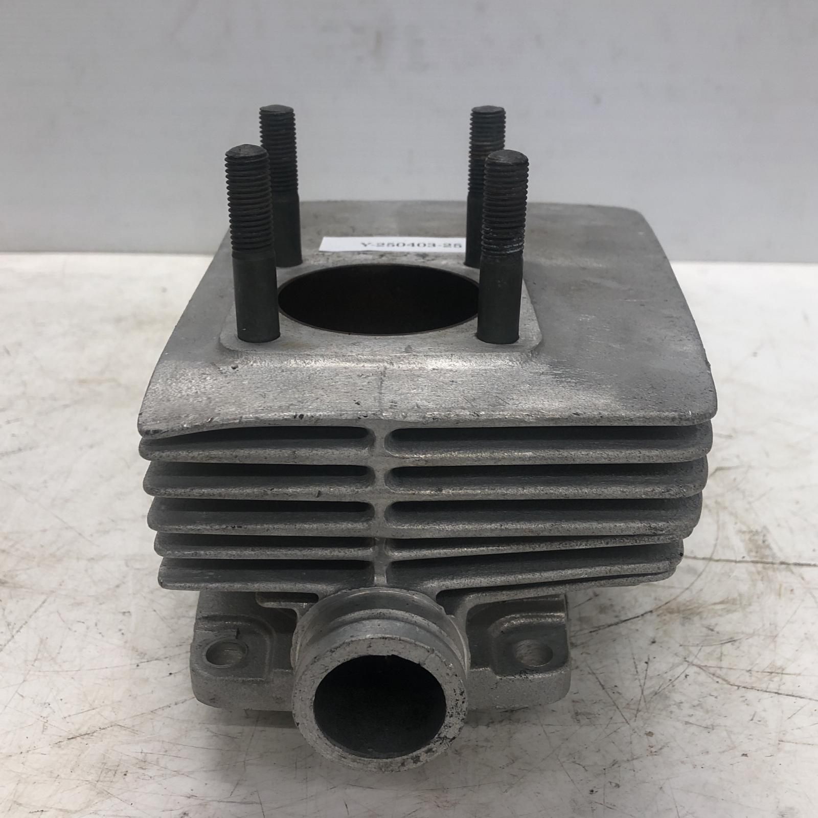 SUZUKI GT380 シリンダー（3） スズキ