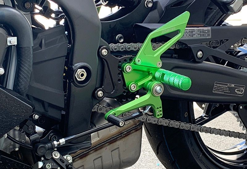 NINJA ZX-25R ZX-4R ストリート用 バックステップ 緑 クイックシフター無し車対応 SNIPER スナイパー SP0102SGR -  メルカリ